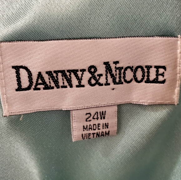 Danny & Nicole Plus Size Suit, Sz 24W - Picture 6 of 15